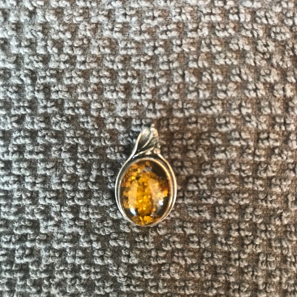 Vintage Amber & Sterling Silver Pendant - Picture 8 of 10